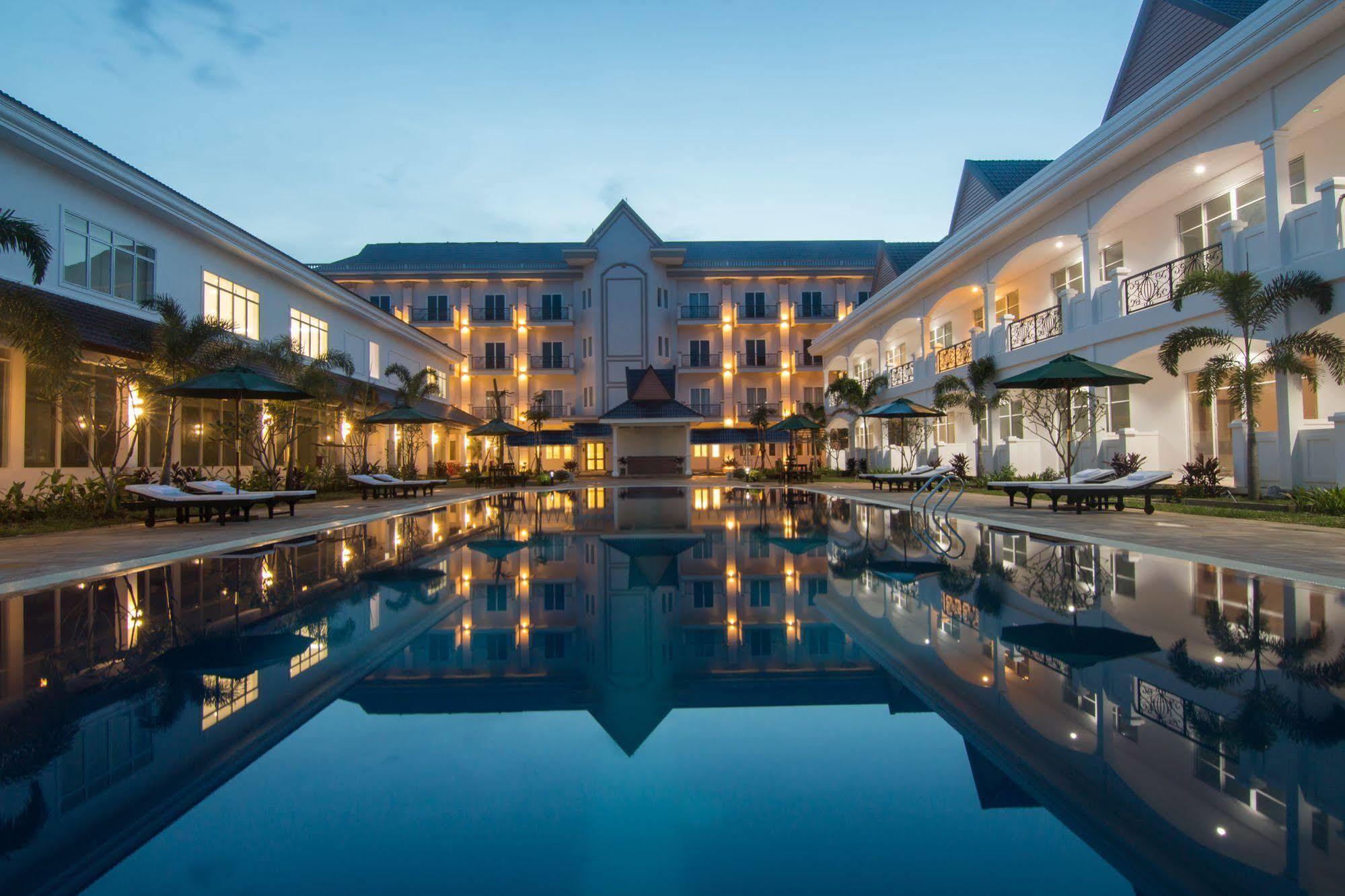 Glorious Hotel Kâmpóng Thum Exterior foto